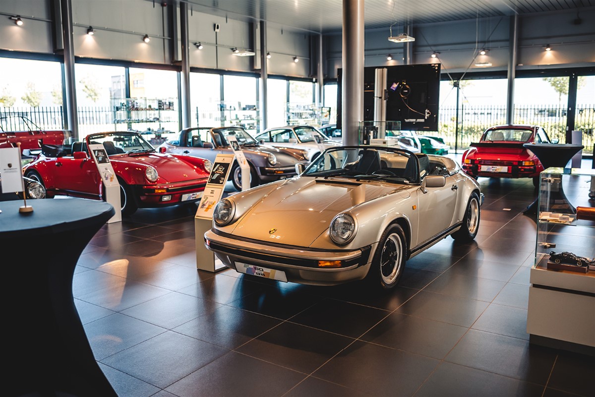 Porsche Centrum Gelderland 60 years Porsche 911 Exposition B11